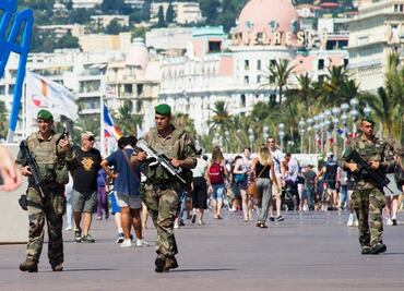 Atentado en Niza golpea al turismo