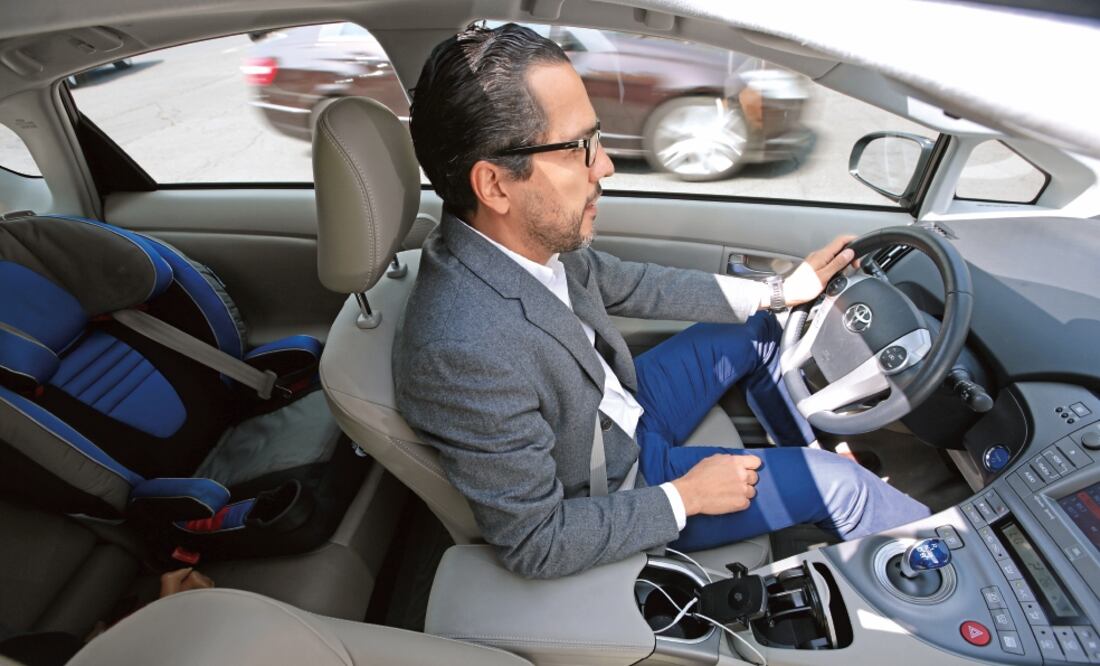 Este tipo de unidades están exentas del programa de verificación vehicular y circulan diario (ARCHIVO. EL UNIVERSAL)