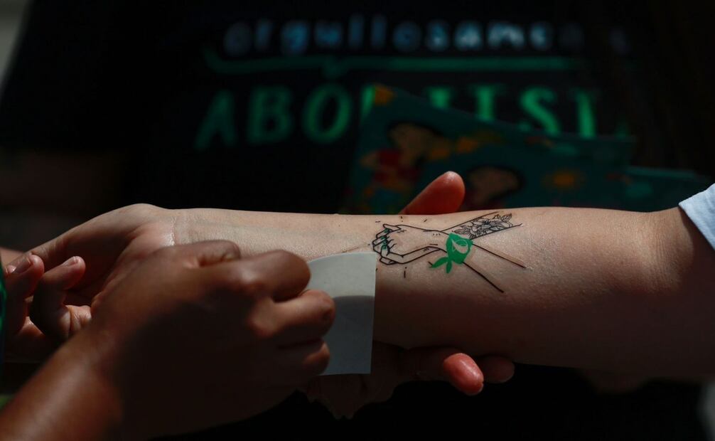 Con música y pañuelos, mujeres marchan en CDMX por aborto legal, seguro y gratuito este domingo 28 de septiembre de 2025. Foto: Berenice Fregoso/ EL UNIVERSAL