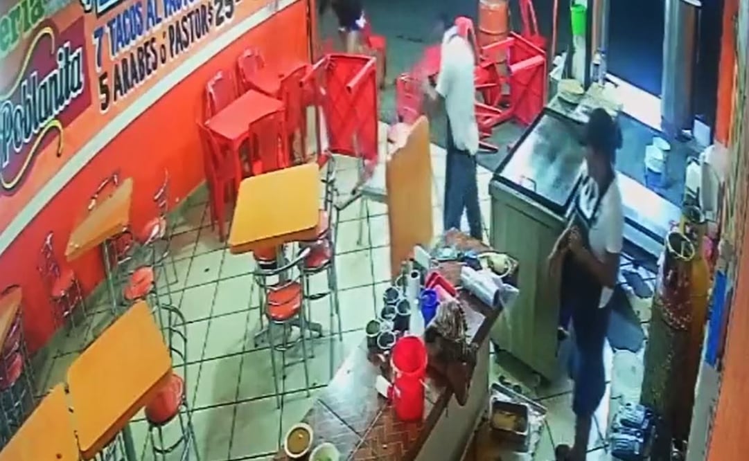 Video: ¡Con los tacos no! Destroza taquería por música muy fuerte