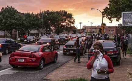 Dispersan protesta con gas lacrimógeno en Missouri