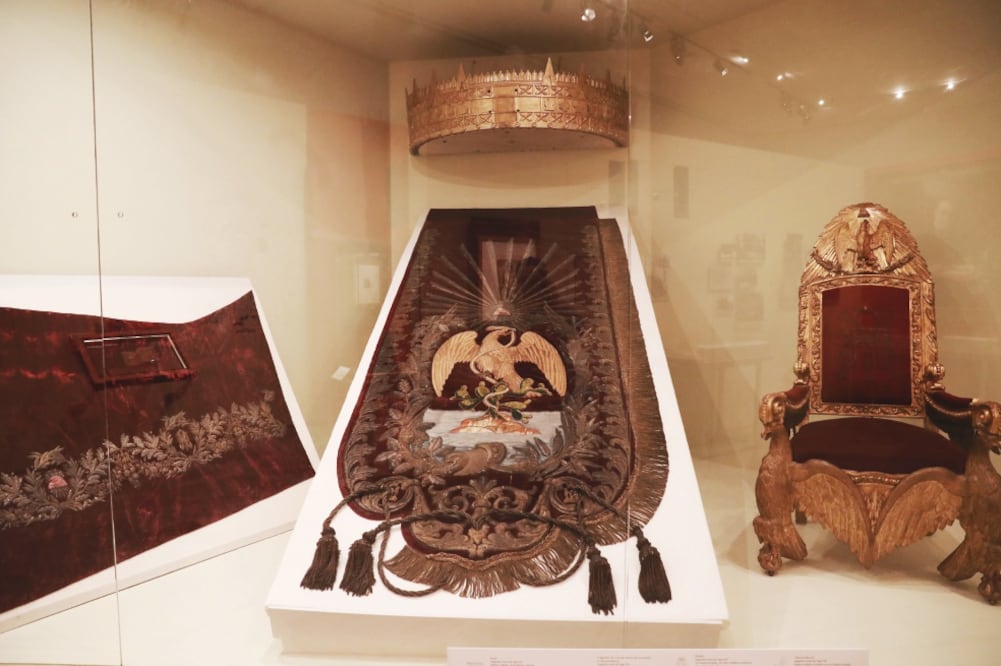 Conformada por 250 piezas históricas y artísticas, la muestra se suma a los festejos del centenario de la Carta Magna (ALEJANDRA LEYVA. EL UNIVERSAL)