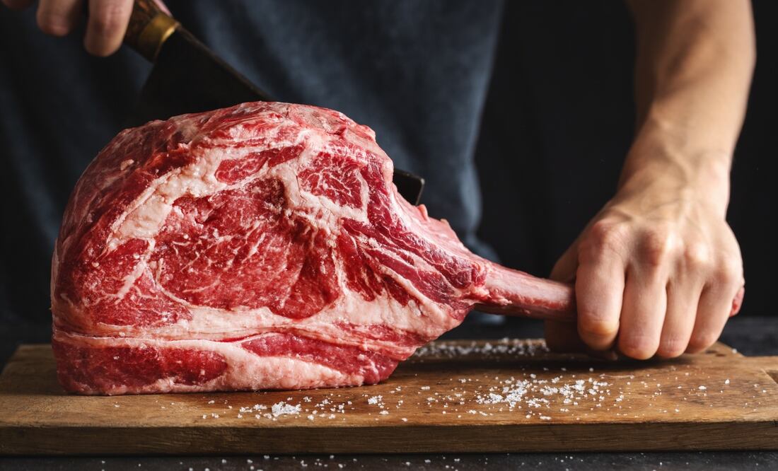 Algunos ingredientes que tienes en la cocina pueden ayudar a ablandar la carne. foto: Freepik