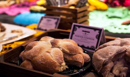 Votan por el mejor pan de muerto en Paneada 2017