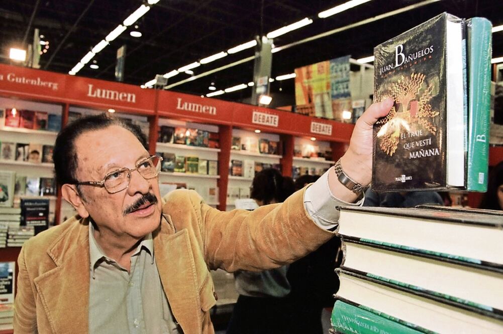 El escritor formó parte del grupo conformado por poetas como Jaime Augusto Shelley y Eraclio Zepeda (ARCHIVO EL UNIVERSAL)