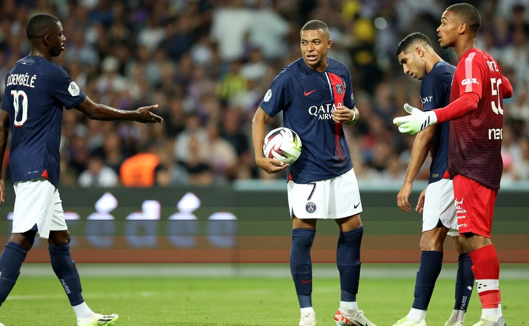 Kylian Mbappé es rechazado por sus compañeros de equipo / Foto: AFP