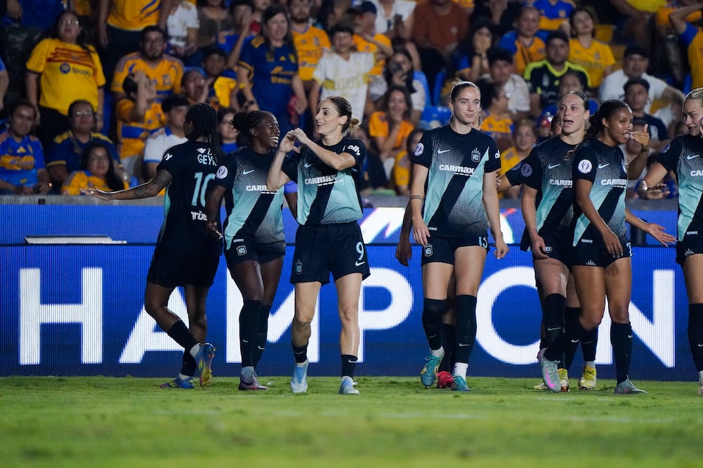 Esther González festeja el gol frente a Tigres / Foto: Imago7