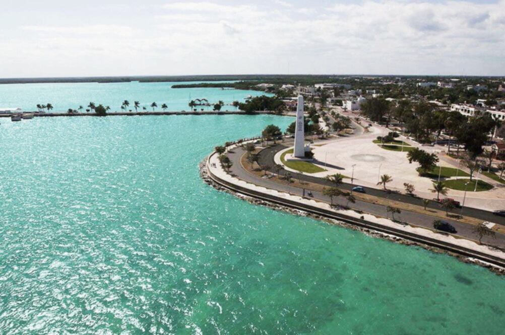 El resultado favorable que arrojó el monitoreo del agua de mar que se realiza cada dos años le valió a la playa de Cancún recibir este año un reconocimiento. (ARCHIVO EL UNIVERSAL)