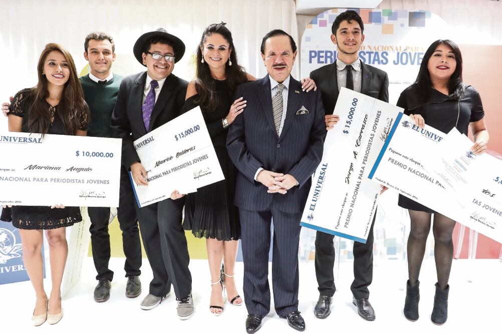 El Presidente Ejecutivo y del Consejo de Administración de EL UNIVERSAL, Licenciado Juan Francisco Ealy Ortiz, encabezó la ceremonia de entrega del Premio Nacional para Periodistas Jóvenes (GERMÁN ESPINOSA. EL UNIVERSAL)