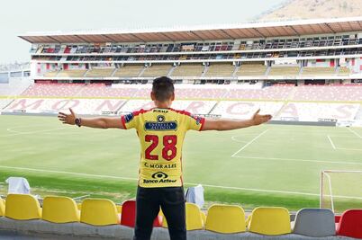 Morelia honra a Carlos Morales