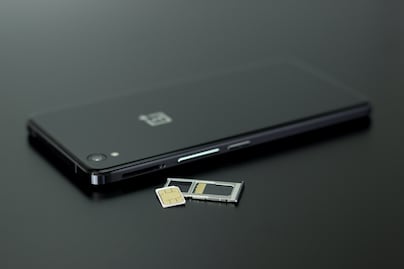 ¿Cómo saber si mi celular es compatible con una eSIM? 