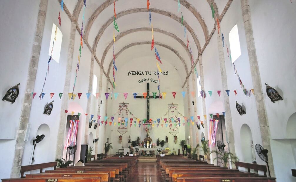 En Carrillo Puerto se encuentra la Parroquia de la Santa Cruz, donde se rinde culto a la Cruz Parlante, que —según la creencia— se le apareció a los mayas durante la Guerra de Castas y los impulsó para ganar la batalla contra la llamada “casta divina”, Foto: Valente Rosas / EL UNIVERSAL