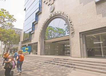 Por sospecha de Covid-19, FGR reprograma comparecencias de científicos del Conacyt