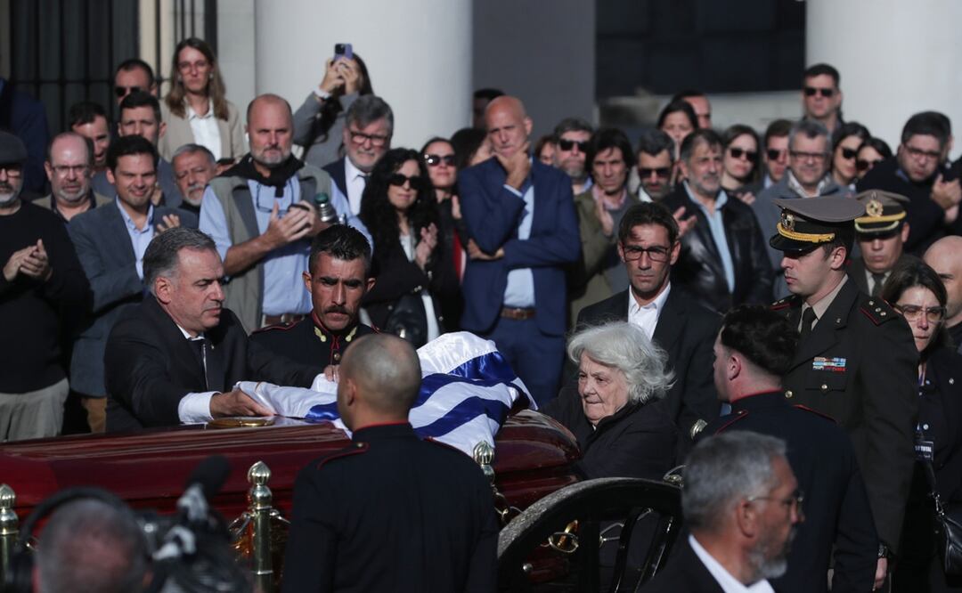 Uruguayos despiden al expresidente José "Pepe" Mujica, quien falleció el martes, víctima de cáncer. Foto: EFE