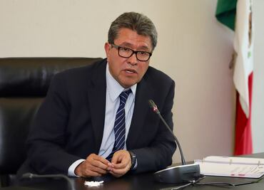Monreal propone que corrupción y robo de hidrocarburos sean delitos graves