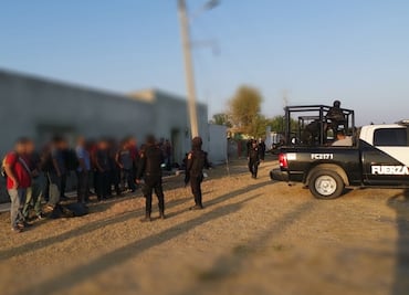 Detienen a cuatro presuntos polleros y aseguran a 32 indocumentados en NL