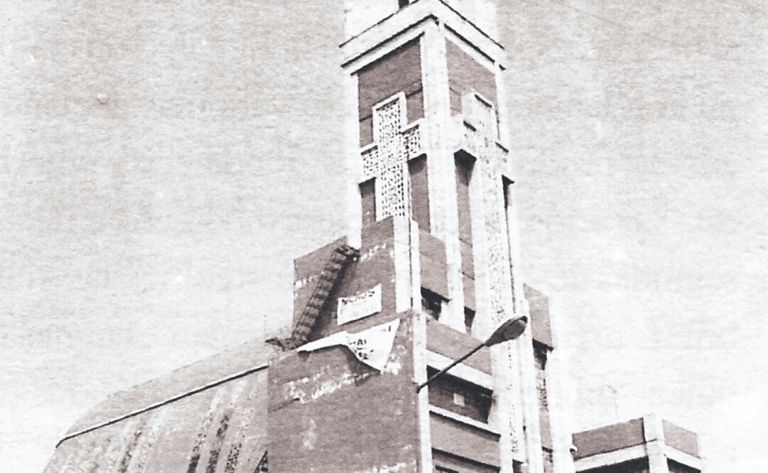 La iglesia de Cristo Rey que aún vemos sobre la calzada de Tlalpan, entre avenida Presidentes y Ajusco, es un referente de la colonia Portales desde su construcción a inicios de los años 40. Foto: de “La Ciudad de México en el período de las regencias”