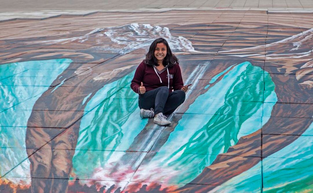 Los asistentes esperaban su turno para tomarse su fotografía o selfie FOTO: Camila Mata.