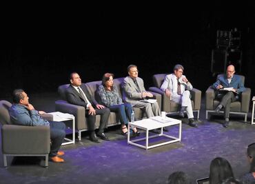 Federalismo sigue pendiente, admiten expertos y políticos