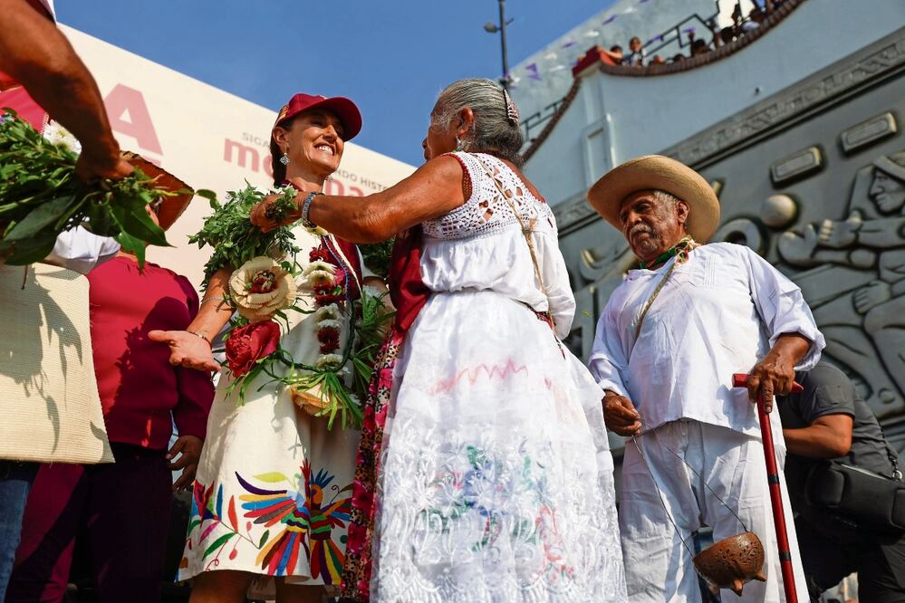 En Veracruz, la aspirante oficialista presentó el Eje Temático de Gobierno: Derechos Sociales, Bienestar y Reducción de la Desigualdad, con el que busca que más gente salga de la pobreza. Foto: Diego Simón Sánchez | El Universal