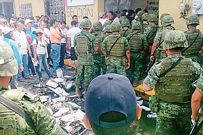 Ordenan la captura de 15 líderes de CNTE