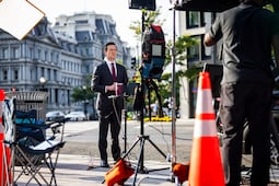 CNN, MS NOW y Politico demandan a la Casa Blanca por veto; cadenas se solidarizan y no cubrirán a Donald Trump