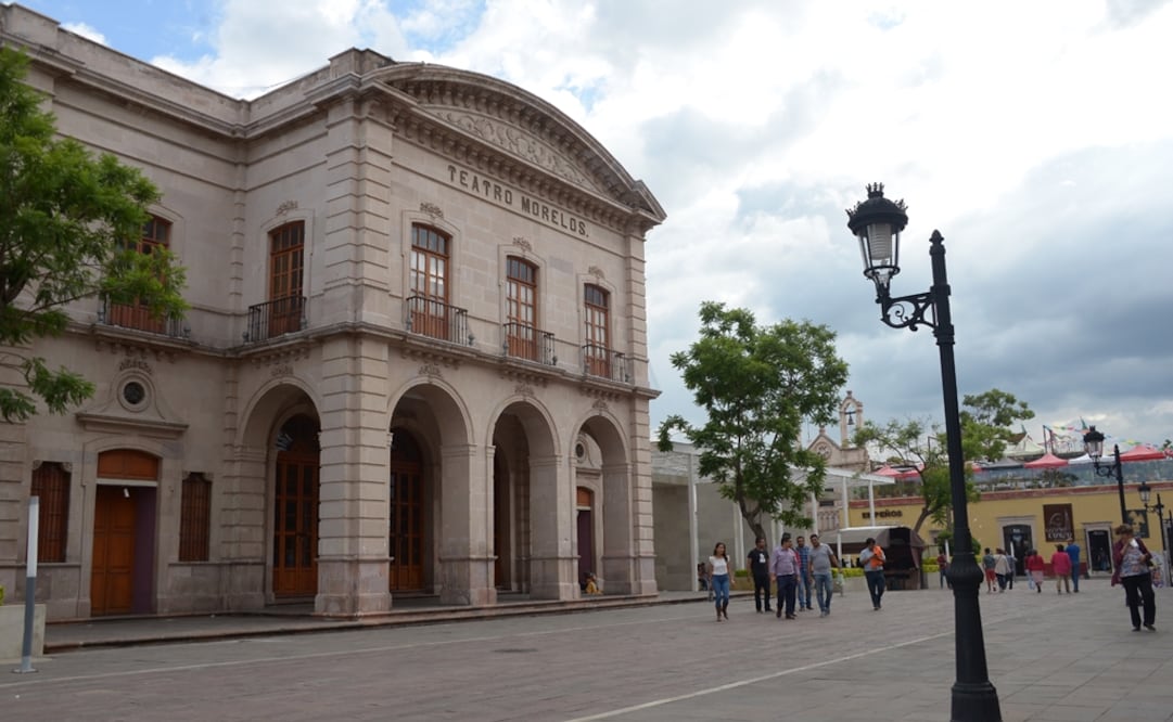 En el Teatro Morelos, donde carrancistas, villistas y zapatistas celebraron la Soberana Convención Revolucionaria de 1914, se realizó la entrega. Foto: Cortesía INAH