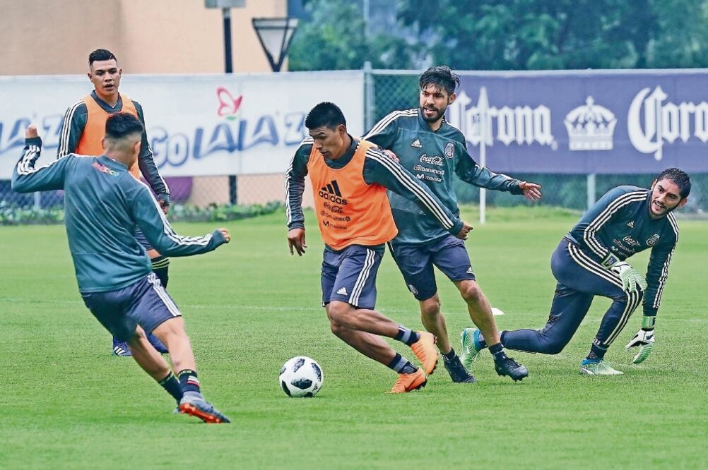 La Selección sigue con sus trabajos rumbo a Rusia, ya con más elementos (ÓSCAR RAMÍREZ. STRAFFON IMAGES)
