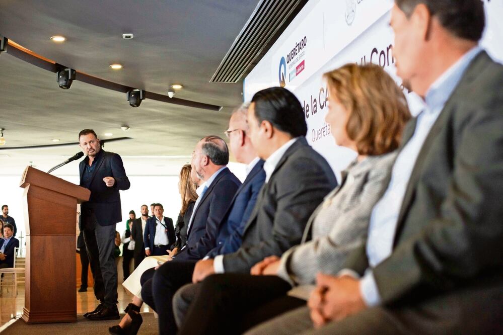 El gobernador dijo que en Querétaro se trabaja con la convicción de que la única forma de bajar la pobreza es la empresa, Foto: Especial