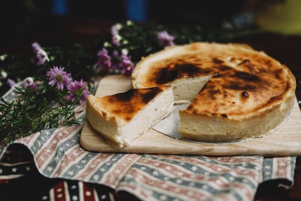 Tere Cazola lanza nuevas tartas vascas de edición limitada