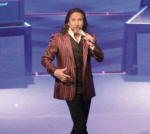 Marco Antonio Solís se puso romántico 