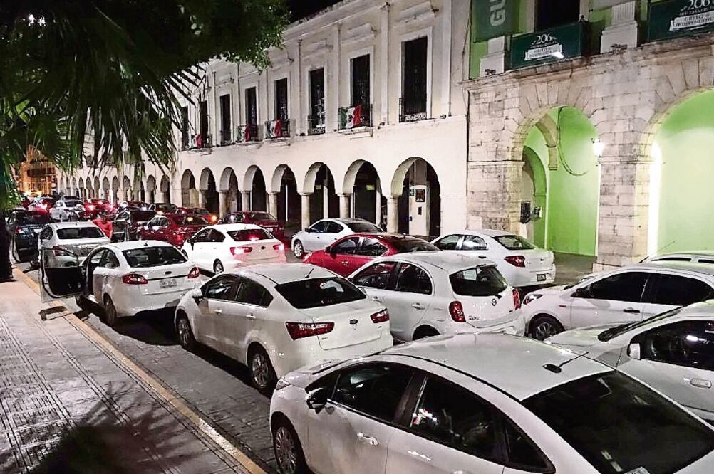 Decenas de conductores de Uber acusan que miembros de sindicatos de taxistas los agreden (ARCHIVO EL UNIVERSAL)