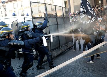 Protestan en París contra resultado de la primera vuelta de elecciones