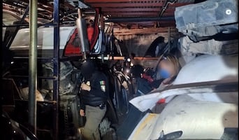 Aseguran 5 toneladas de autopartes y detienen a 2 personas