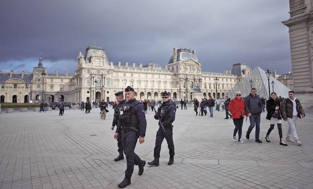 “Lo que ocurrió en el Louvre es uno de los mayores temores de los profesionales de los museos”, dicen los firmantes. Foto: Christophe Ena / AP