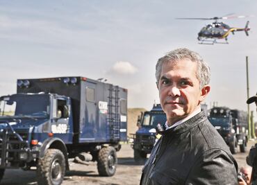 Realizan limpia de policías en Tláhuac