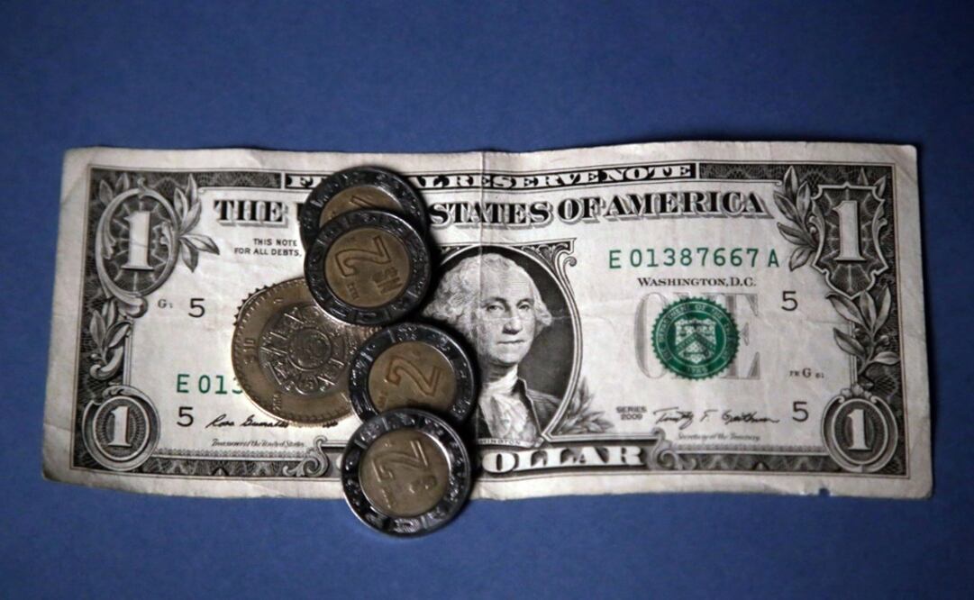 Cotiza dólar en $18.75 en el aeropuerto de la CDMX