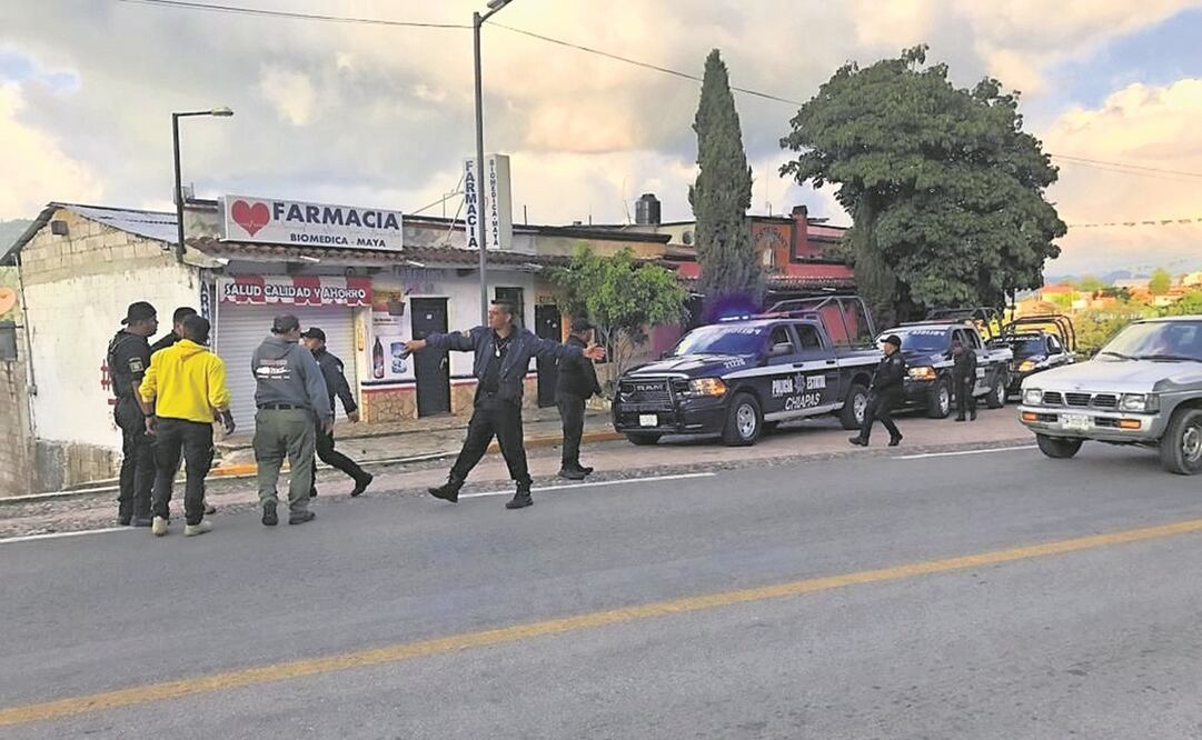 Tras varios minutos de enfrentamiento, los policías de Chiapas repelieron a los agresores y continuaron hacia el penal de San Cristóbal de las Casas para llevar a los reos. Foto: Especial