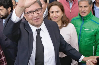 Tengo el respaldo para coordinar la bancada: Monreal