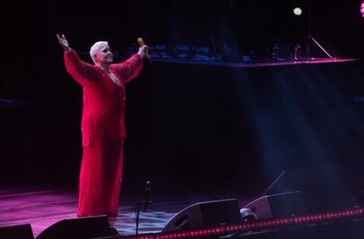 Lupita D'Alessio regresó a los escenarios con exitosa presentación 