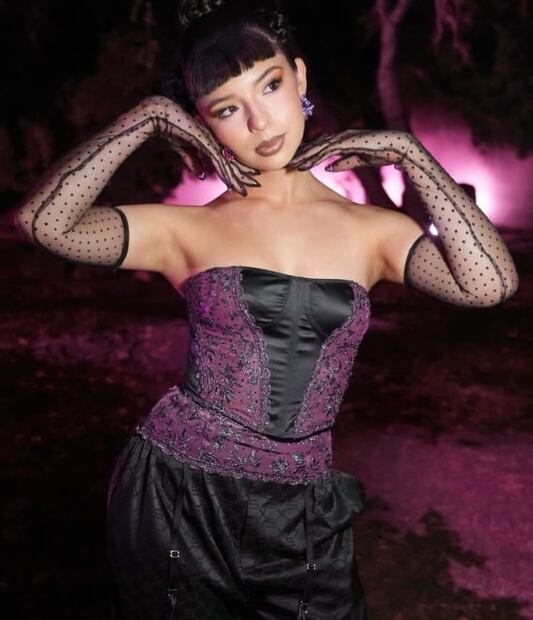 Ángela Aguilar modela la lencería de Rihanna y enciende Instagram