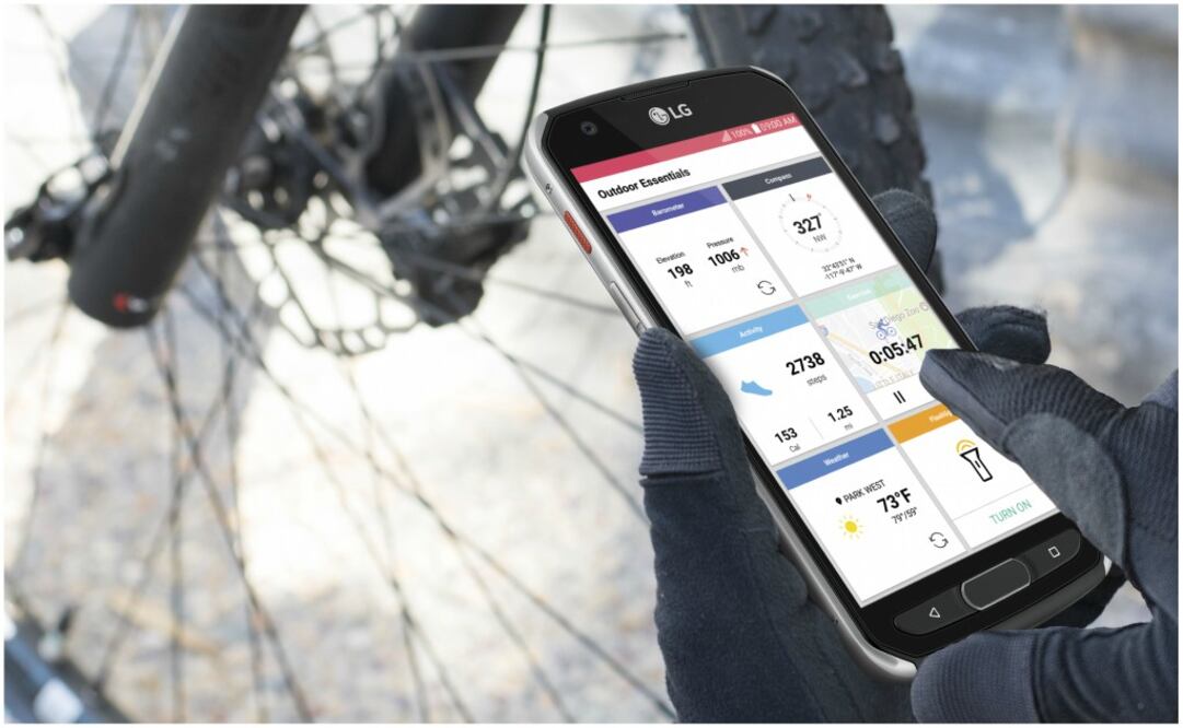 Además de su resistencia, el teléfono cuenta con Outdoor Essentials, una app multiuso diseñada para el LG X Venture con 6 herramientas útiles en un solo lugar