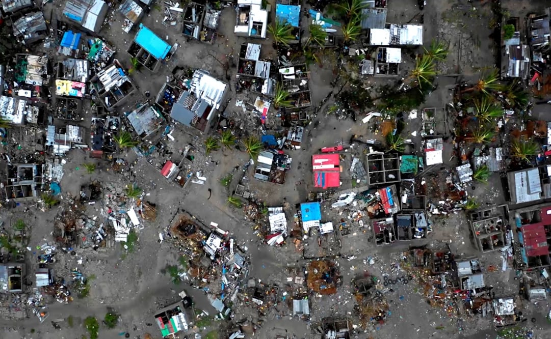 A general view shows destruction after Cyclone Idai in Beira, Mozambique, March 16-17, 2019 in this still image taken from a social media video - Photo: Josh Estey via REUTERS 