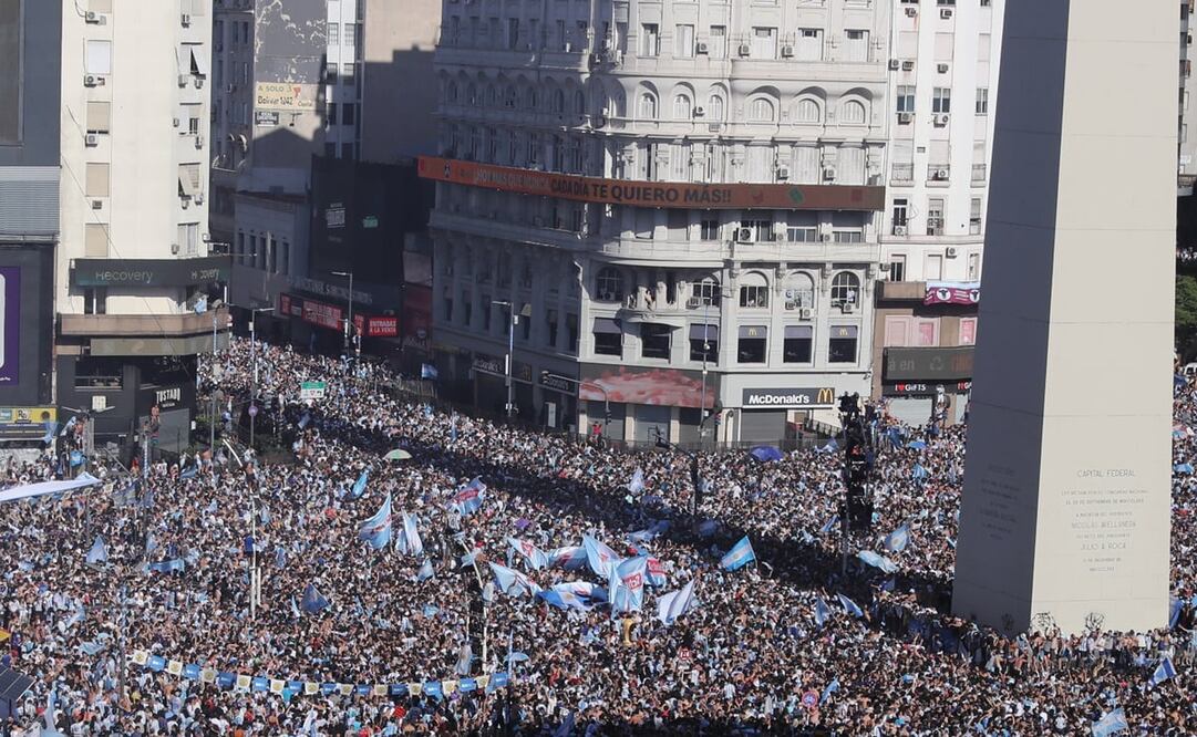 El Obelisco de Buenos Aires repleto de aficionados / Foto: EFE