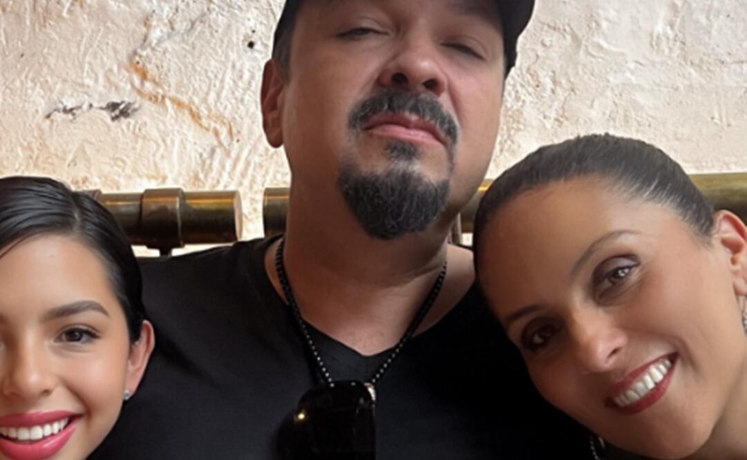 Pepe Aguilar junto a su esposa Aneliz y su hija Ángela Aguilar. Foto: Instagram oficial.