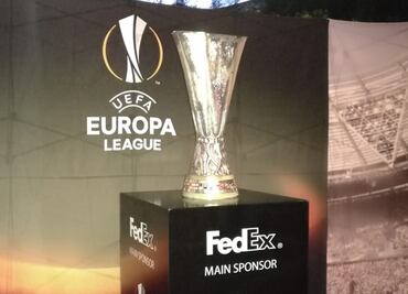 Roban Trofeo de la Europa League en México