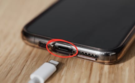 Cómo quitar la pelusa del puerto de carga del celular sin romperlo