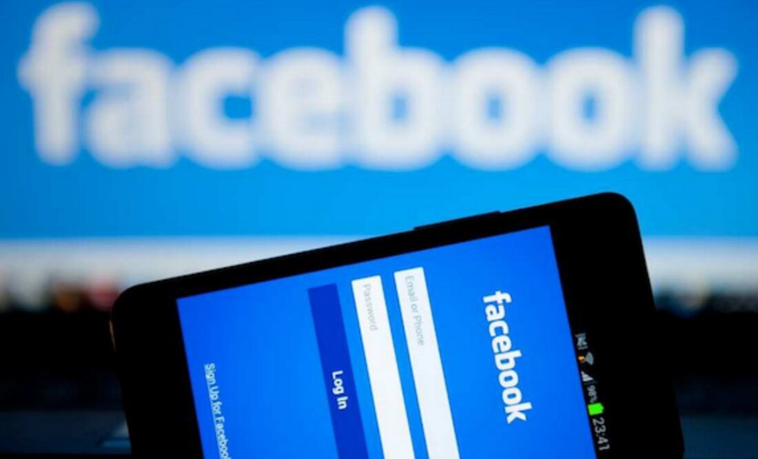 Gran parte de sus más de 10 mil millones de dólares de ingresos anuales por publicidad es por teléfonos móviles