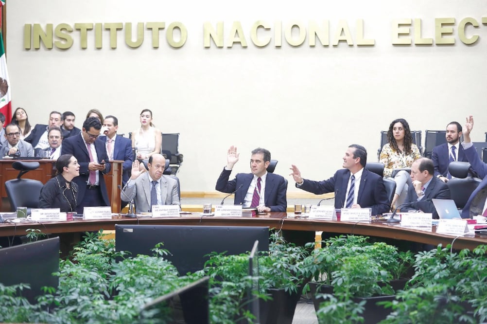 El INE informó que la apertura de los paquetes electorales busca clarificar resultados, pero la experiencia indica que “en la inmensa mayoría de los casos no se modifica prácticamente nada” (ARCHIVO EL UNIVERSAL)