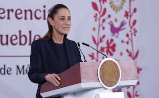 Le fue bien a México, dice Sheinbaum a su regreso de España; recibe en Palacio Nacional a representante comercial de EU